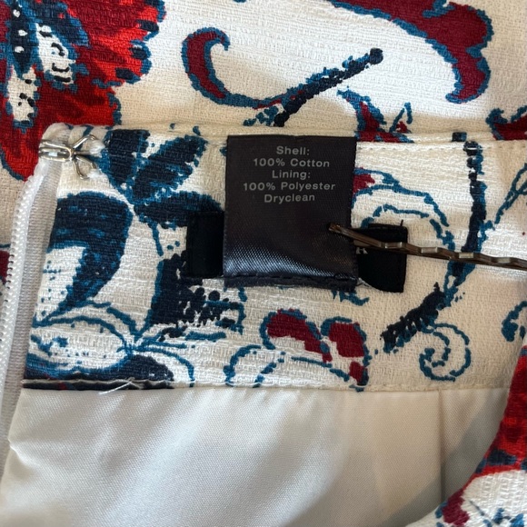 Ann Taylor Floral Mini Skirt Size 2P - Picture 7 of 7